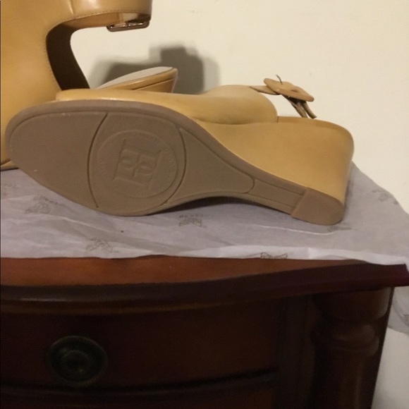 New Dana Buchman Open Toe shoes - Picture 3 of 4